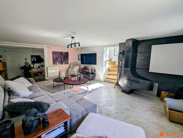 Charme et confort réunis dans cette maison avec piscine