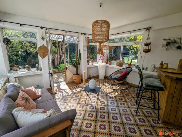 Charme et confort réunis dans cette maison avec piscine