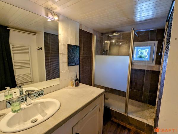 Charme et confort réunis dans cette maison avec piscine