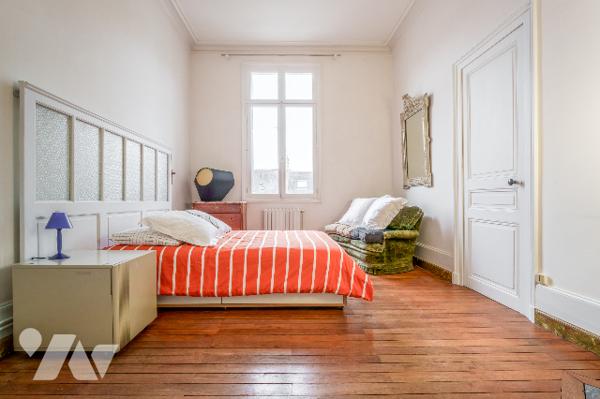 TOURS HYPER-CENTRE – RUE DE SULLY
BEL APPARTEMENT ANCIEN Avec GARAGE, CAVE, GRENIER