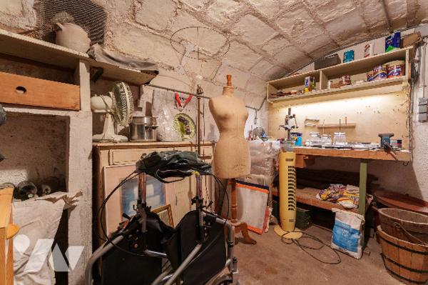 TOURS HYPER-CENTRE – RUE DE SULLY
BEL APPARTEMENT ANCIEN Avec GARAGE, CAVE, GRENIER