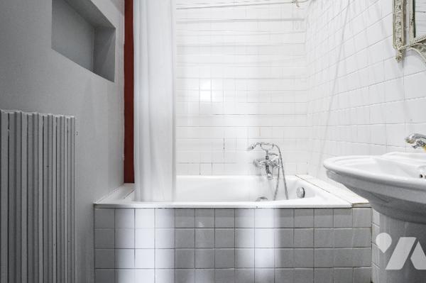 TOURS HYPER-CENTRE – RUE DE SULLY
BEL APPARTEMENT ANCIEN Avec GARAGE, CAVE, GRENIER