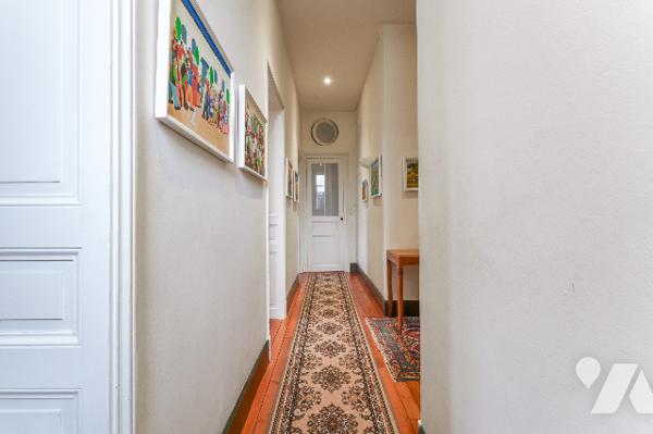 TOURS HYPER-CENTRE – RUE DE SULLY
BEL APPARTEMENT ANCIEN Avec GARAGE, CAVE, GRENIER