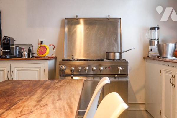 TOURS HYPER-CENTRE – RUE DE SULLY
BEL APPARTEMENT ANCIEN Avec GARAGE, CAVE, GRENIER