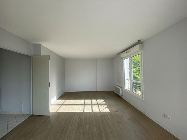 YERRES F2 PLEIN COEUR DE VILLE