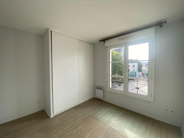 YERRES F2 PLEIN COEUR DE VILLE