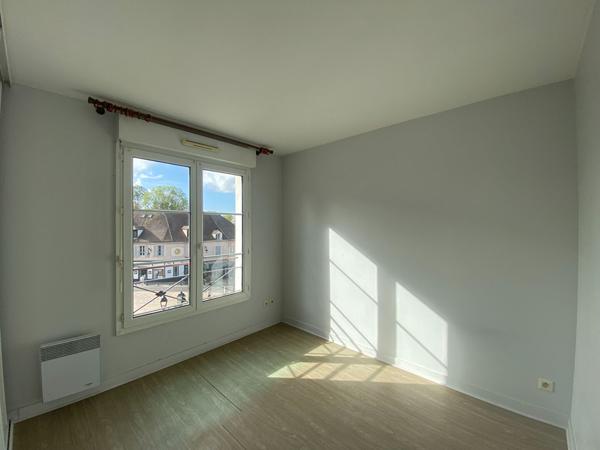 YERRES F2 PLEIN COEUR DE VILLE
