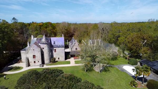 Beau manoir des XVe et XVIIe siècles dans une campagne au calme, à 5 km des plages