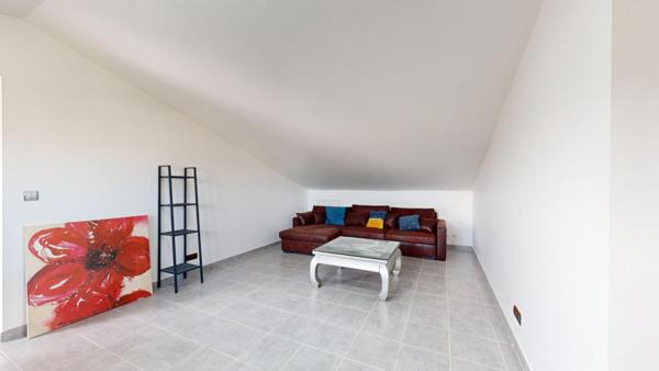 MAISON BOURGEOISE, PISCINE ET GARAGES - PROCHE NARBONNE