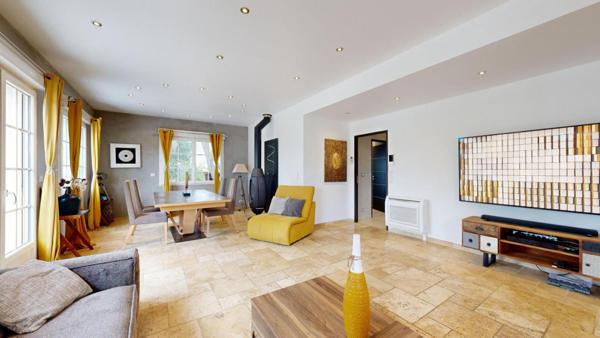 MAISON BOURGEOISE, PISCINE ET GARAGES - PROCHE NARBONNE