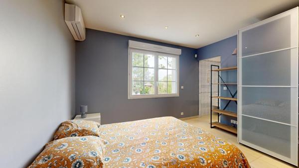 MAISON BOURGEOISE, PISCINE ET GARAGES - PROCHE NARBONNE