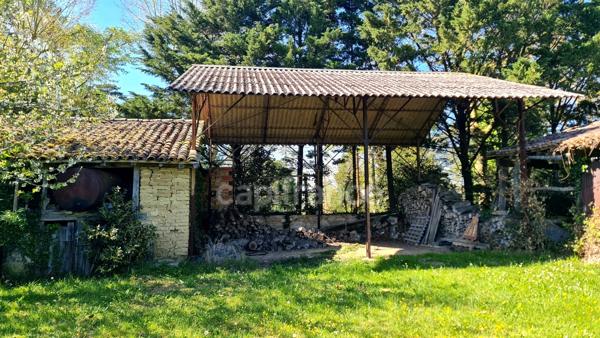 À vendre : Propriété à restaurer, à 10 mn d'Auvillar, d'environ 240 m2 habitables, sur terrain de 7400 m2  (82)