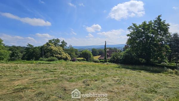Terrain constructible 1600 m² à Nay 64800