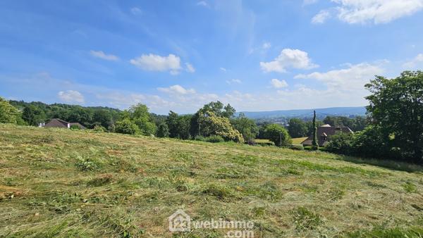 Terrain constructible 1600 m² à Nay 64800