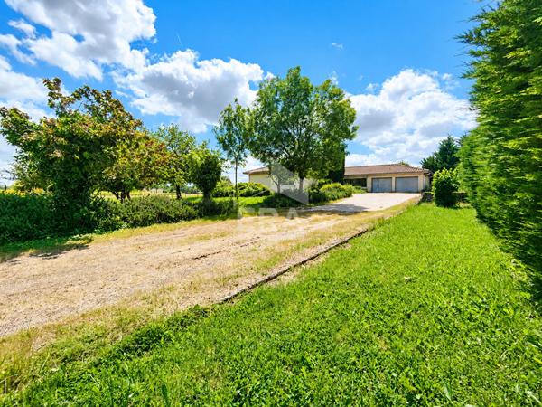 A vendre maison Sainte-Severe 5 pièce(s) 155 m2