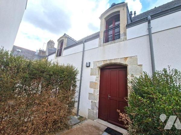 A Vendre , dans le centre historique de QUIMPER, un magnifique appartement de 151 m² situé dans...