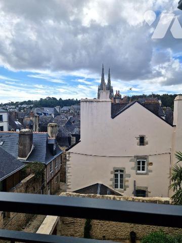 A Vendre , dans le centre historique de QUIMPER, un magnifique appartement de 151 m² situé dans...