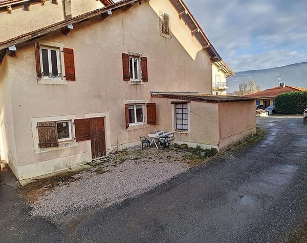 Bons en Chablais - Maison mitoyenne au clame avec 2 chambres + combles aménageables.