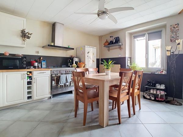 Bons en Chablais - Maison mitoyenne au clame avec 2 chambres + combles aménageables.