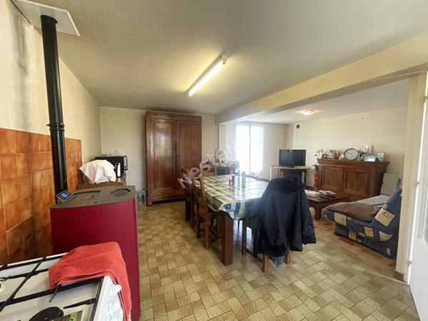 LONGERE, 3 CHAMBRES, ENVIRONNEMENT CALME, PROCHE VALENCAY, A VICQ SUR NAHON (INDRE 36)