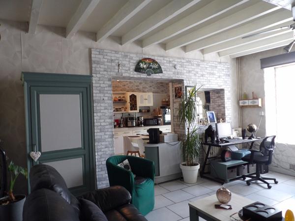 UNE BELLE OPPORTUNITE POUR CREER LA MAISON DE VOS REVES DANS UN ENVIRONNEMENT CALME ET VERDOYANT