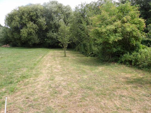 UNE BELLE OPPORTUNITE POUR CREER LA MAISON DE VOS REVES DANS UN ENVIRONNEMENT CALME ET VERDOYANT