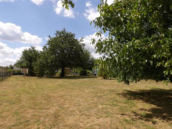 UNE BELLE OPPORTUNITE POUR CREER LA MAISON DE VOS REVES DANS UN ENVIRONNEMENT CALME ET VERDOYANT