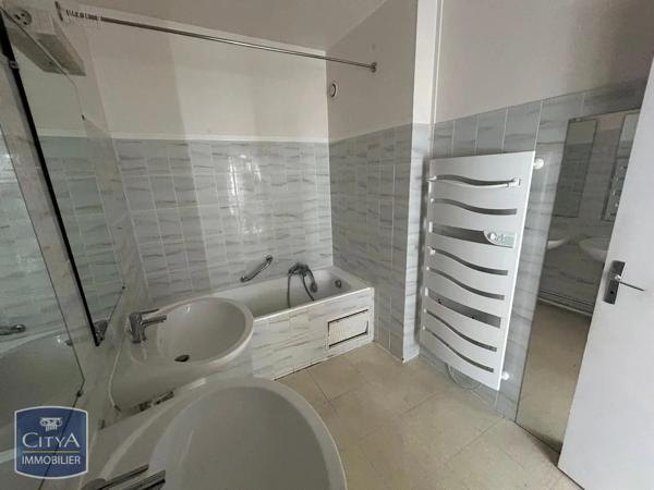 Appartement à louer 4 pièces 99.03m² Saint-Quentin (02100)