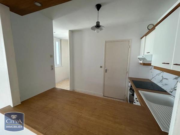 Appartement à louer 4 pièces 99.03m² Saint-Quentin (02100)