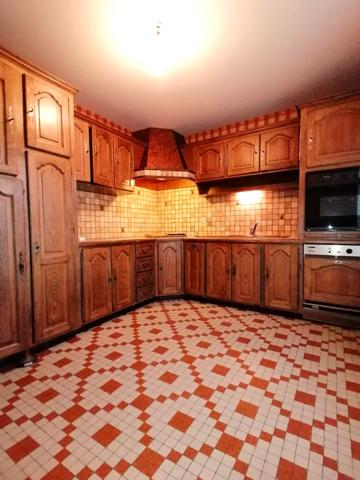 A SAISIR : MAISON SUR SOUS SOL A 10 MINUTES DU CENTRE VILLE DE POITIERS