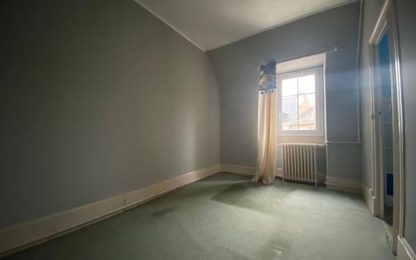 Immeuble à vendre    2 pièces • 137,17 m2 Decize