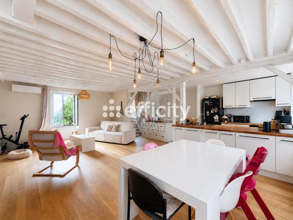Appartement
         5 pièces
        - 100 m² 300 000 € *