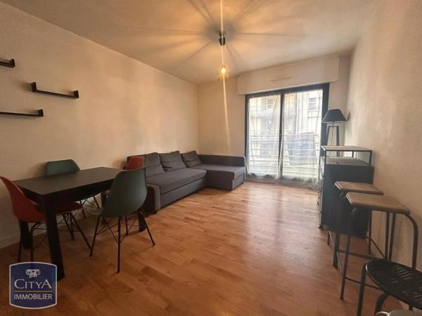 Appartement à louer 2 pièces 40.84m² Laval (53000)