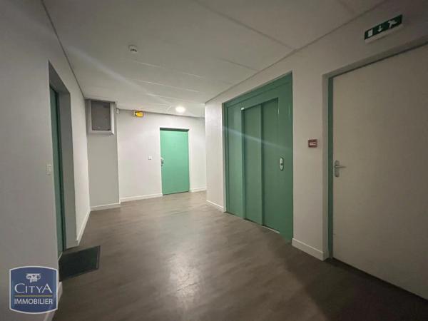 Appartement à louer 2 pièces 40.84m² Laval (53000)