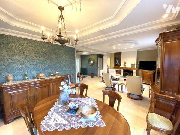 DOUVRES LA DELIVRANDE - DANS LE CENTRE