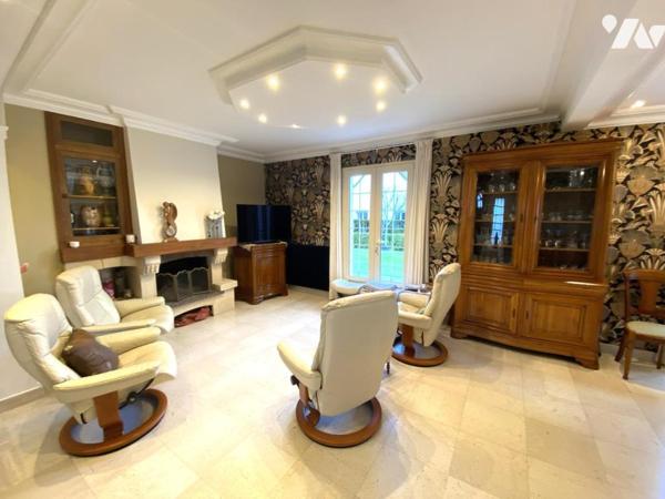 DOUVRES LA DELIVRANDE - DANS LE CENTRE