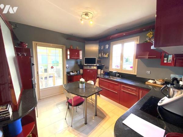 DOUVRES LA DELIVRANDE - DANS LE CENTRE