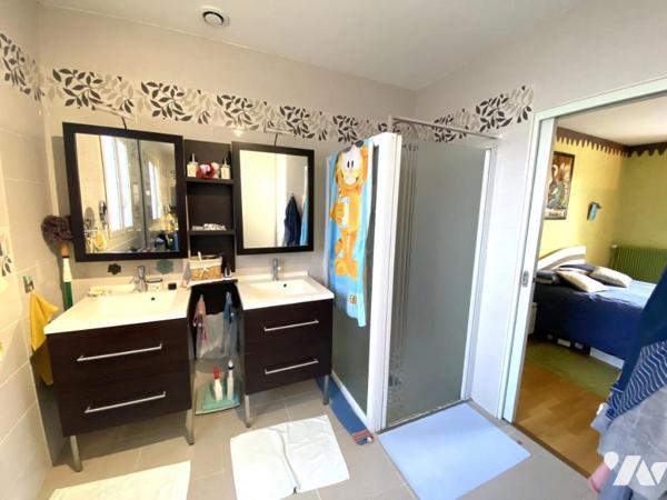 DOUVRES LA DELIVRANDE - DANS LE CENTRE