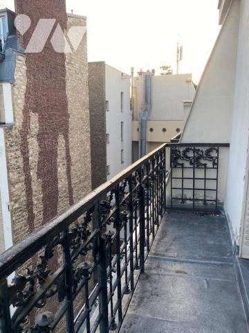 PARIS 16EME - METRO JASMIN. STUDIO AVEC BALCON. DERNIER ETAGE.