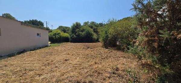 Combrit, joli terrain à bâtir de 1 000 m², bourg à pied, plage à vélo !