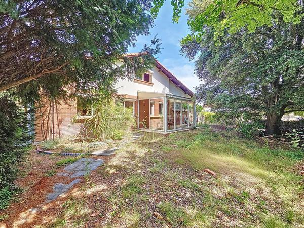 Grande maison familiale avec jardin à vendre en exclusivité au centre-ville de Castanet-Tolosan