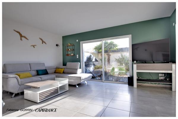 Dpt Charente Maritime (17), à vendre AIGREFEUILLE D'AUNIS maison P5 PLAIN PIED, TROIS CHAMBRES DONT UNE PARENTALE, DEUX SALLES D'EAU, GARAGE, PISCINE AU SEL, CARPORT