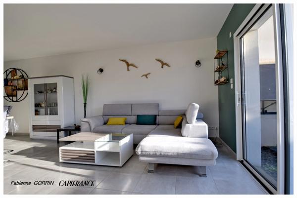 Dpt Charente Maritime (17), à vendre AIGREFEUILLE D'AUNIS maison P5 PLAIN PIED, TROIS CHAMBRES DONT UNE PARENTALE, DEUX SALLES D'EAU, GARAGE, PISCINE AU SEL, CARPORT