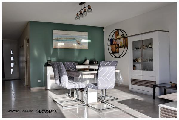 Dpt Charente Maritime (17), à vendre AIGREFEUILLE D'AUNIS maison P5 PLAIN PIED, TROIS CHAMBRES DONT UNE PARENTALE, DEUX SALLES D'EAU, GARAGE, PISCINE AU SEL, CARPORT