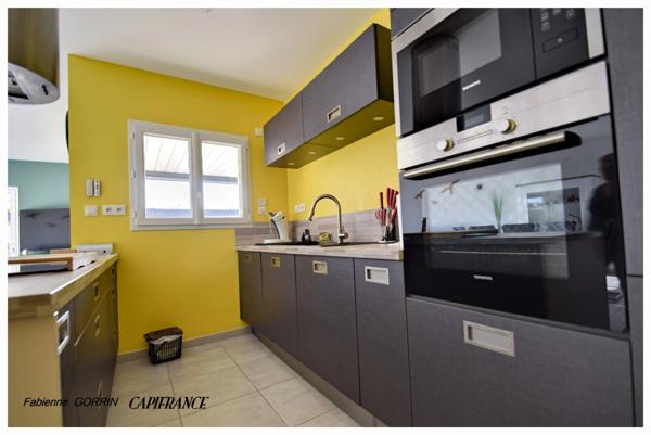 Dpt Charente Maritime (17), à vendre AIGREFEUILLE D'AUNIS maison P5 PLAIN PIED, TROIS CHAMBRES DONT UNE PARENTALE, DEUX SALLES D'EAU, GARAGE, PISCINE AU SEL, CARPORT