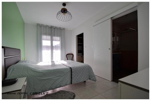 Dpt Charente Maritime (17), à vendre AIGREFEUILLE D'AUNIS maison P5 PLAIN PIED, TROIS CHAMBRES DONT UNE PARENTALE, DEUX SALLES D'EAU, GARAGE, PISCINE AU SEL, CARPORT