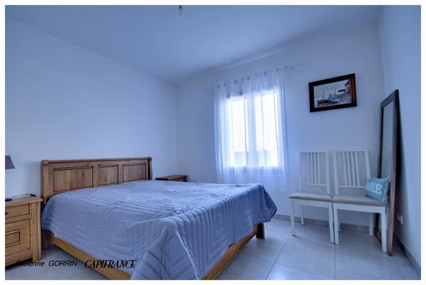 Dpt Charente Maritime (17), à vendre AIGREFEUILLE D'AUNIS maison P5 PLAIN PIED, TROIS CHAMBRES DONT UNE PARENTALE, DEUX SALLES D'EAU, GARAGE, PISCINE AU SEL, CARPORT