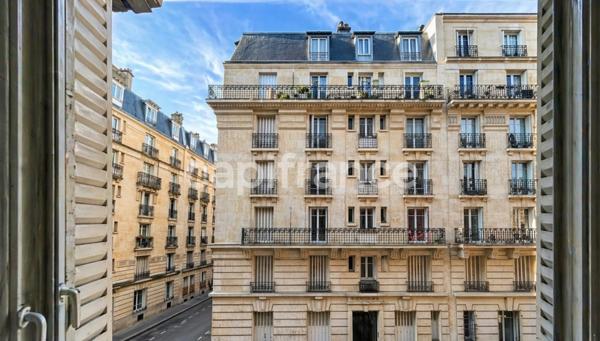 Paris 15 – 3 pièces traversant lumineux, charme de l'ancien au calme, en excellent état