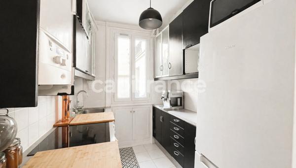 Paris 15 – 3 pièces traversant lumineux, charme de l'ancien au calme, en excellent état
