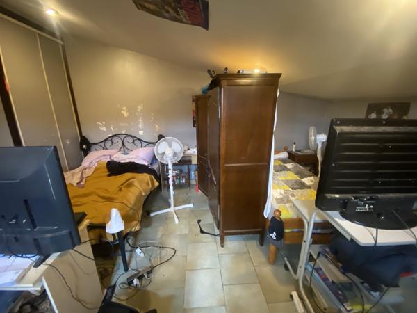 Maison de 1983 de 126 M2 avec garage et jardin 758 M2